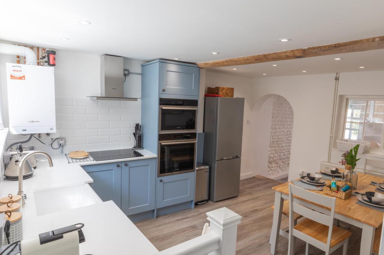 Lion Cottage Holt  Ngoại thất bức ảnh